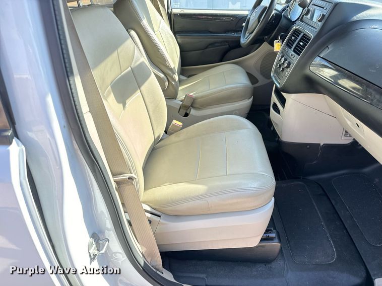 image for item MV9280 2015 Dodge Grand Caravan handicap accessible van