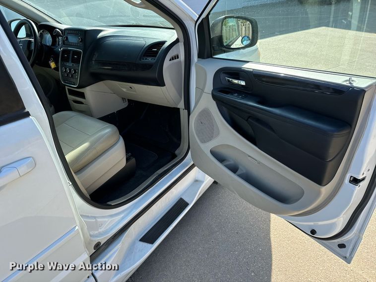 image for item MV9280 2015 Dodge Grand Caravan handicap accessible van