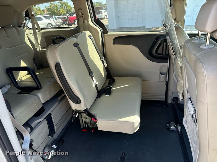 image for item MV9280 2015 Dodge Grand Caravan handicap accessible van