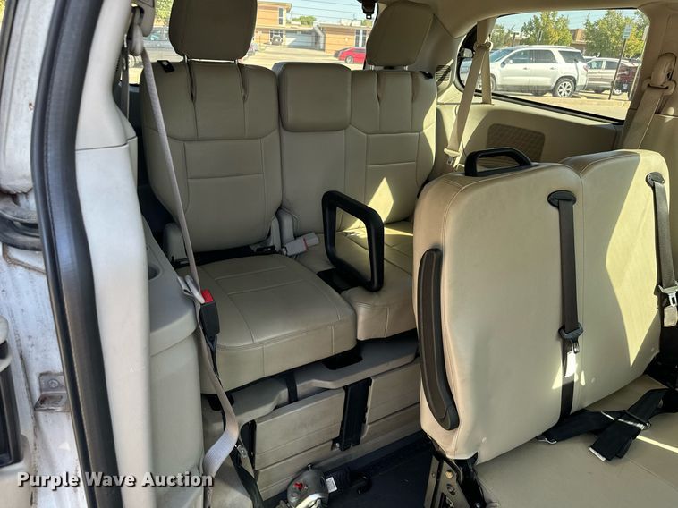 image for item MV9280 2015 Dodge Grand Caravan handicap accessible van