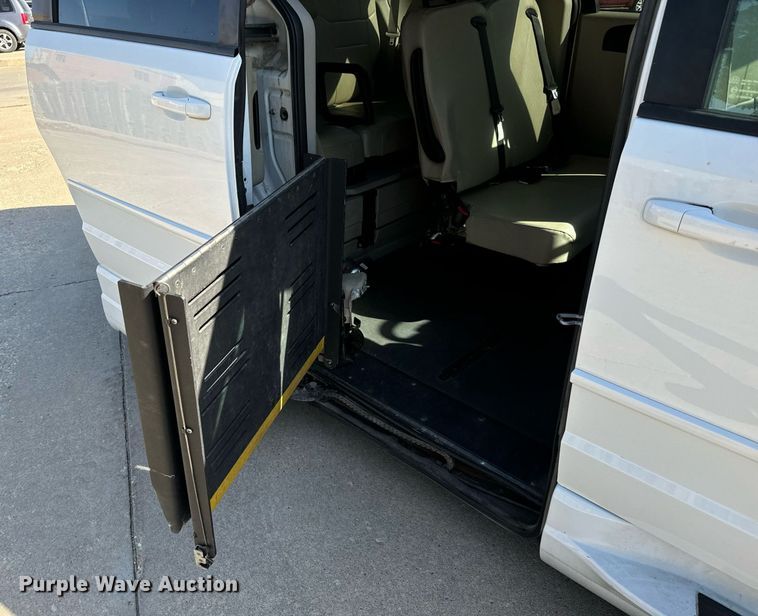 image for item MV9280 2015 Dodge Grand Caravan handicap accessible van