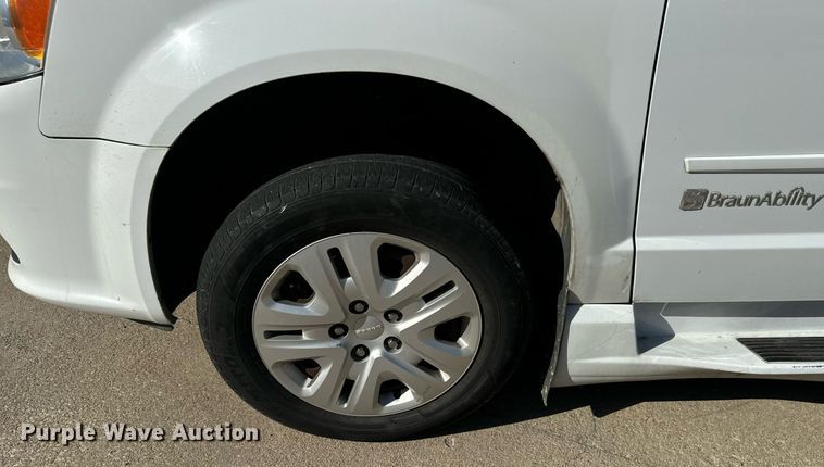 image for item MV9280 2015 Dodge Grand Caravan handicap accessible van