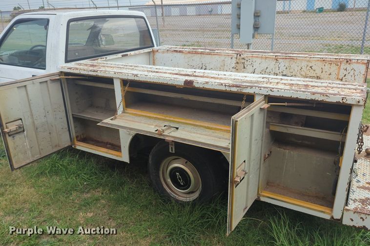 image for item NG9930 1988 Chevrolet S10 utility bed pickup truck