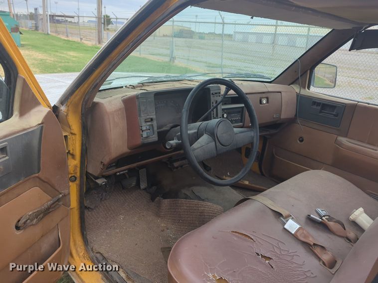 image for item NG9930 1988 Chevrolet S10 utility bed pickup truck