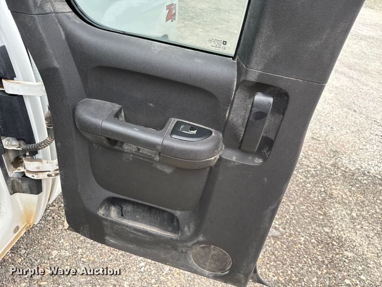 image for item NQ9758 2010 Chevrolet  Silverado 1500 Ext. Cab pickup truck