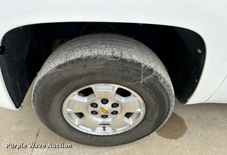 image for item NQ9758 2010 Chevrolet  Silverado 1500 Ext. Cab pickup truck