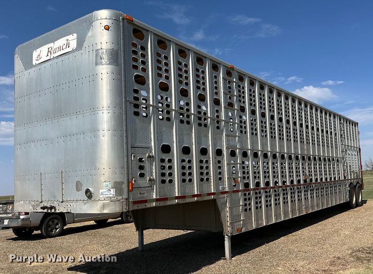 image for item DD3352 1998 Wilson livestock trailer