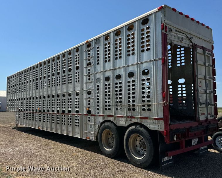 image for item DD3352 1998 Wilson livestock trailer