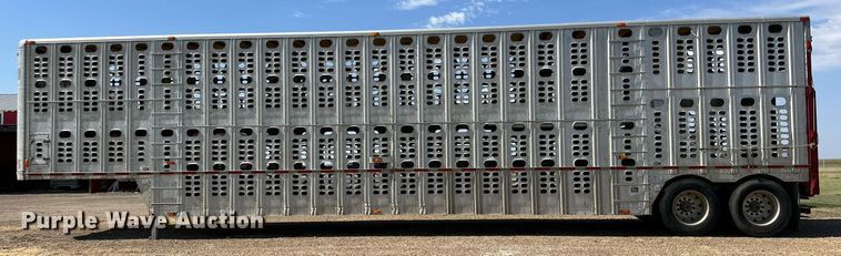image for item DD3352 1998 Wilson livestock trailer