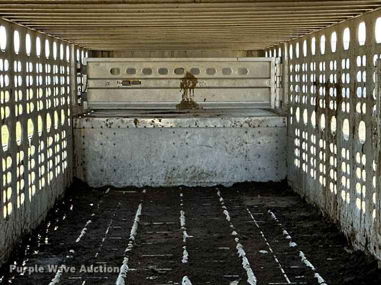 image for item DD3352 1998 Wilson livestock trailer