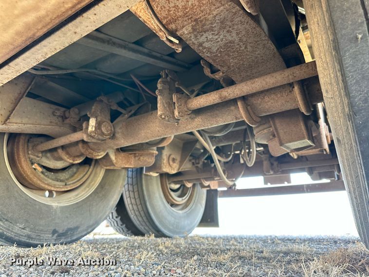 image for item DD3352 1998 Wilson livestock trailer