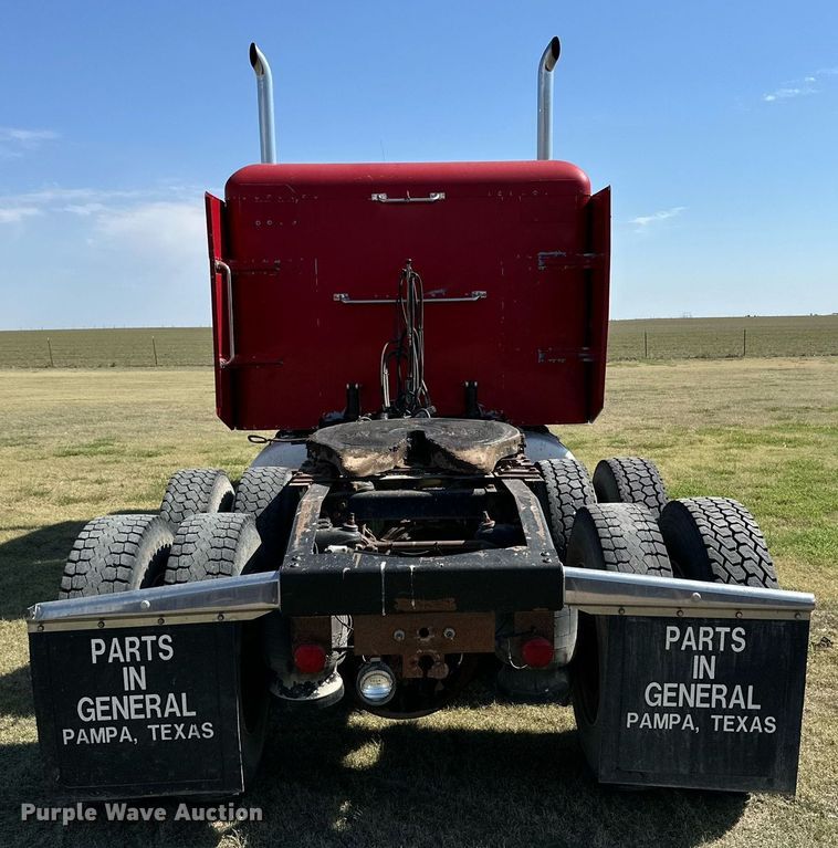 image for item DD3353 1995 Peterbilt 379 semi truck