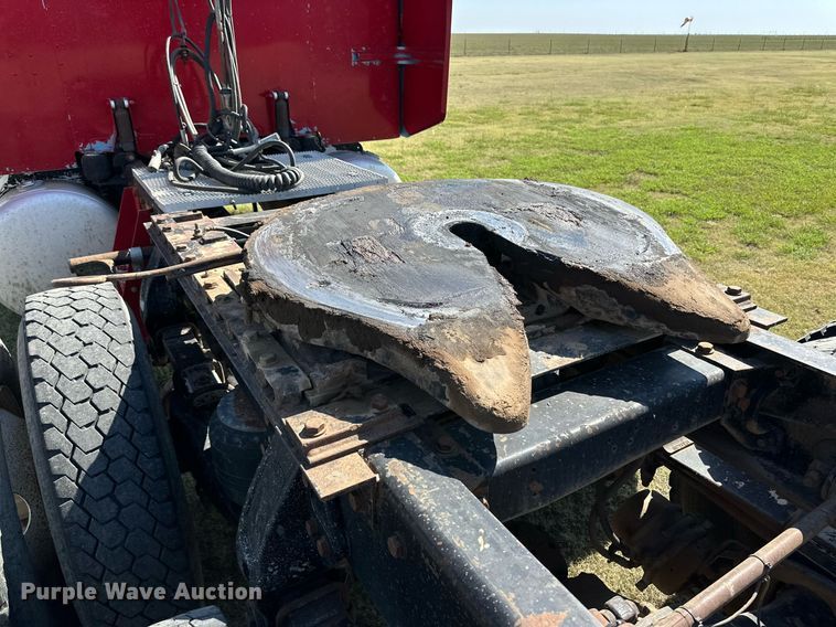 image for item DD3353 1995 Peterbilt 379 semi truck