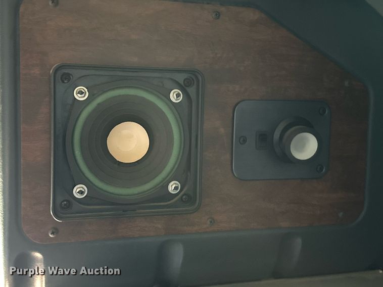 image for item DD3353 1995 Peterbilt 379 semi truck