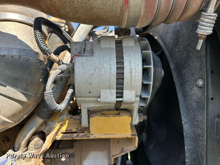 image for item DD3353 1995 Peterbilt 379 semi truck