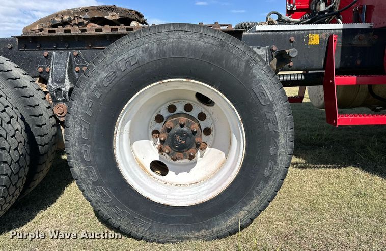 image for item DD3353 1995 Peterbilt 379 semi truck