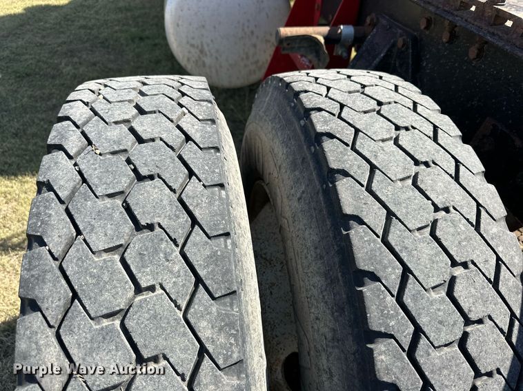 image for item DD3353 1995 Peterbilt 379 semi truck