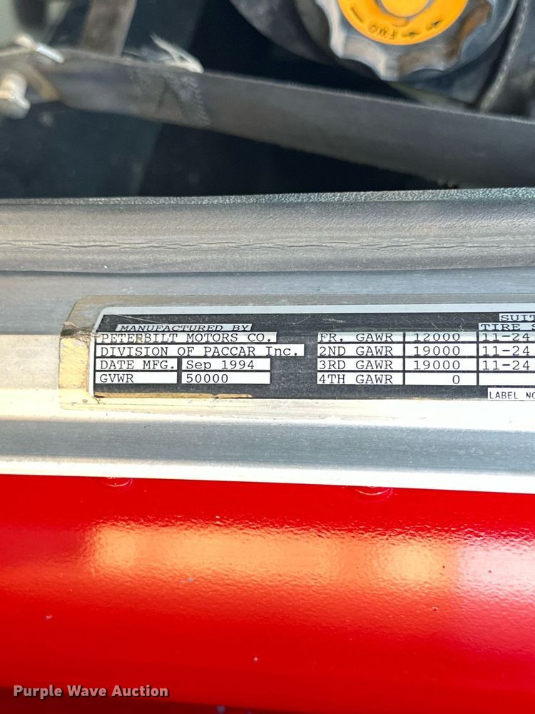 image for item DD3353 1995 Peterbilt 379 semi truck