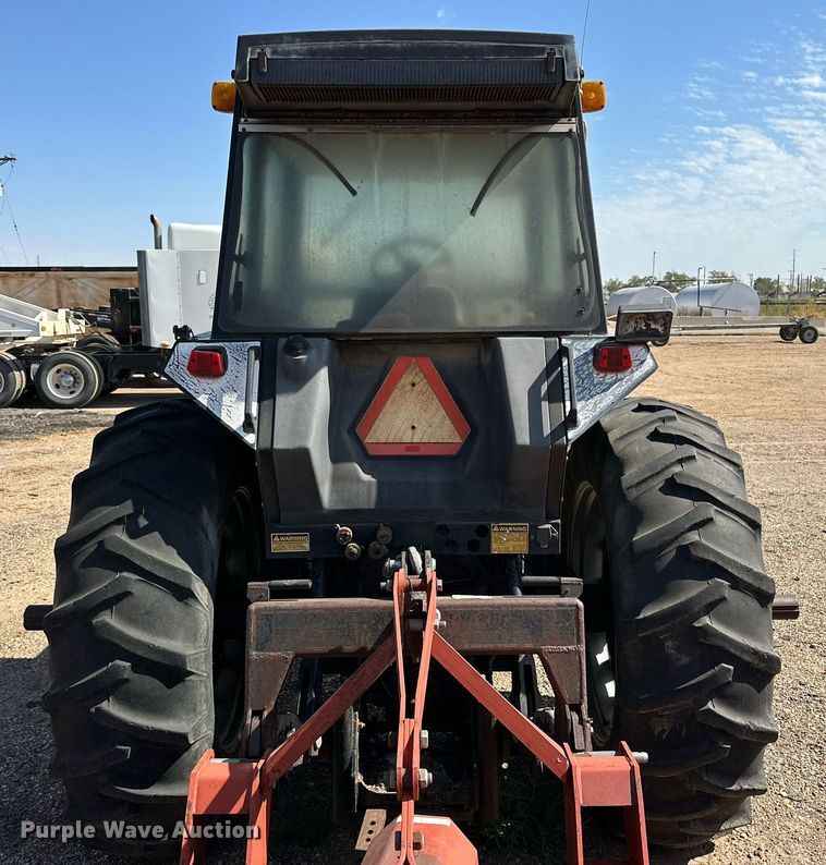image for item DD3365 1985 Case  2096 tractor