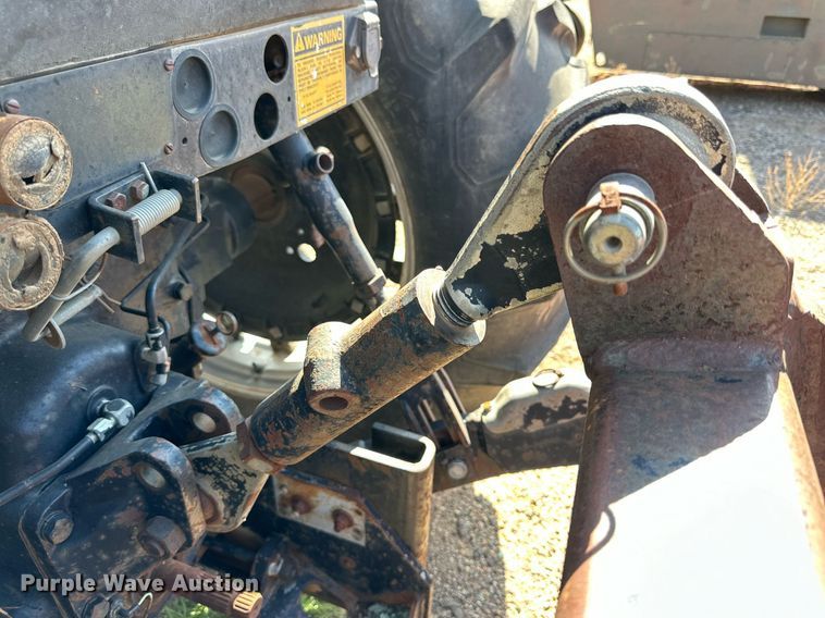 image for item DD3365 1985 Case  2096 tractor