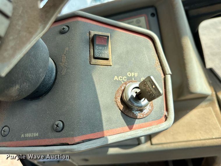 image for item DD3365 1985 Case  2096 tractor