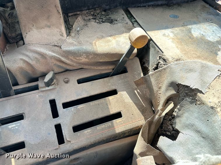 image for item DD3365 1985 Case  2096 tractor