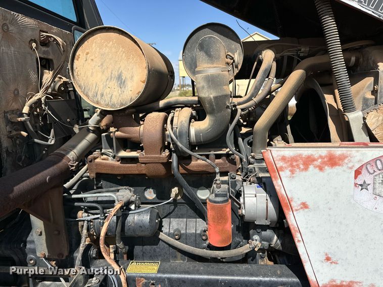 image for item DD3365 1985 Case  2096 tractor