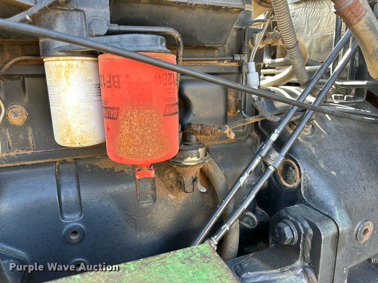 image for item DD3365 1985 Case  2096 tractor