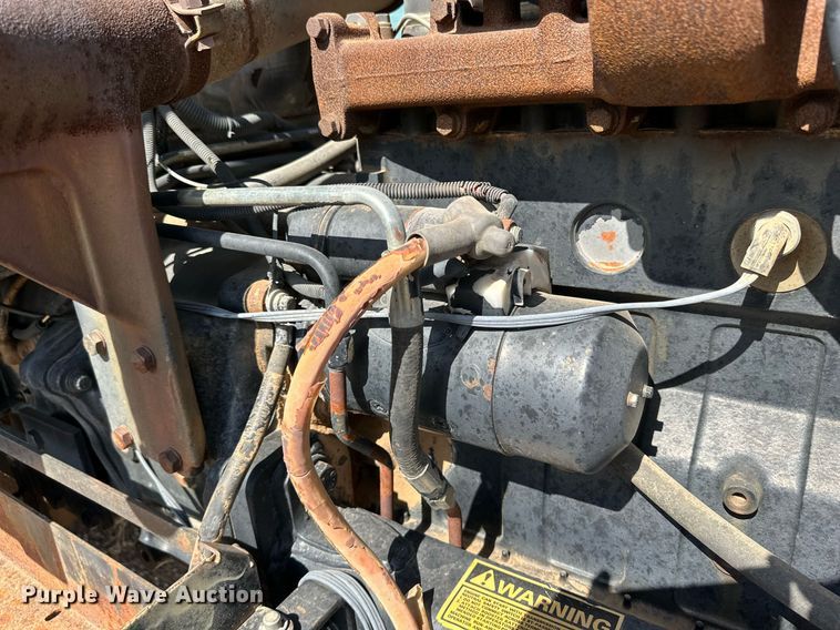 image for item DD3365 1985 Case  2096 tractor