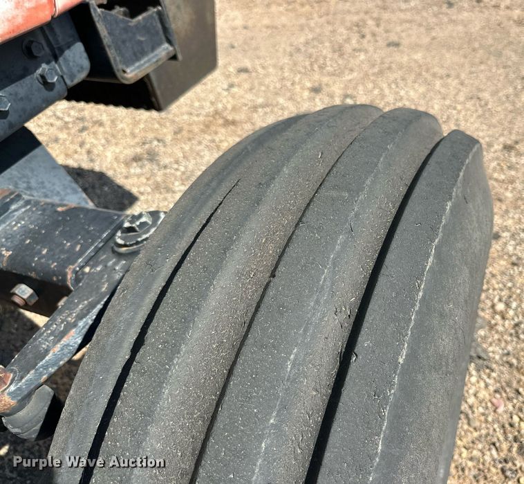 image for item DD3365 1985 Case  2096 tractor