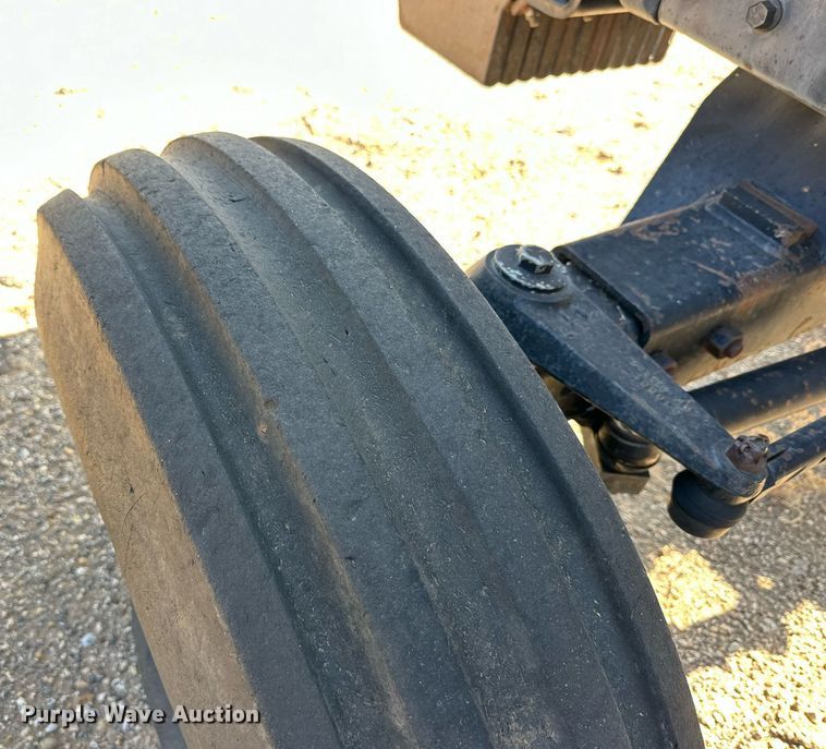 image for item DD3365 1985 Case  2096 tractor