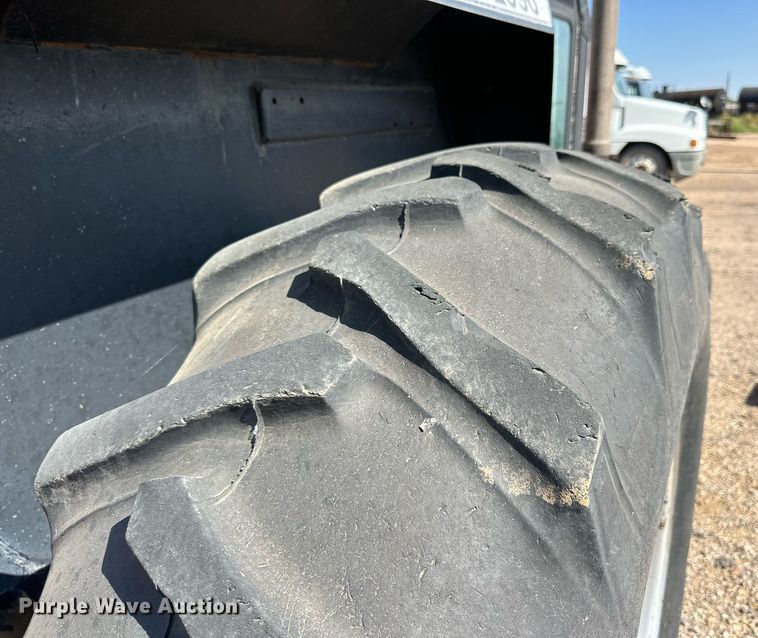 image for item DD3365 1985 Case  2096 tractor