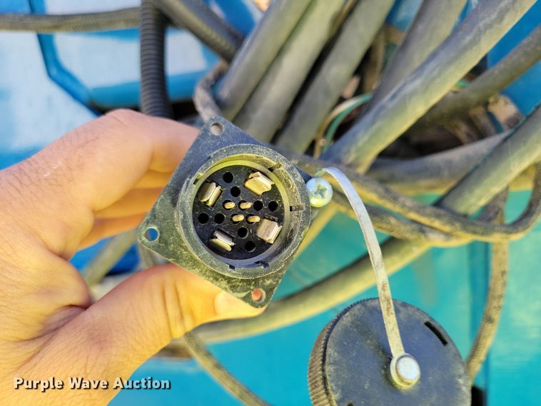 image for item DN3553 2012 Kinze 3800 planter