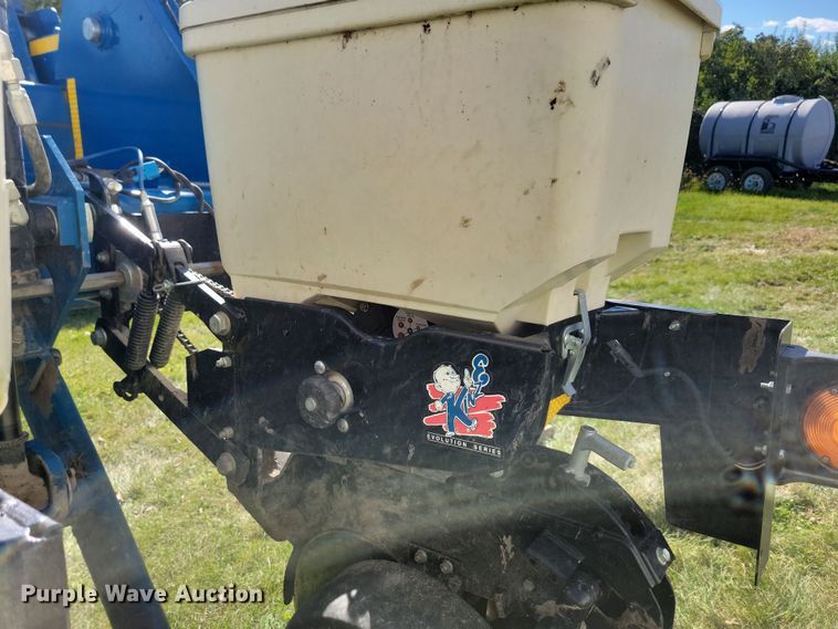 image for item DN3553 2012 Kinze 3800 planter