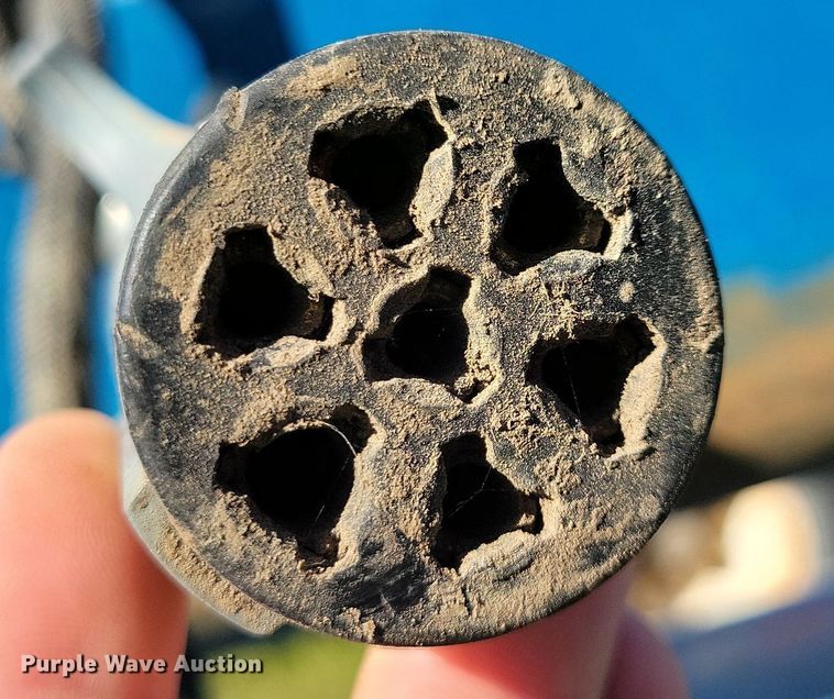 image for item DN3553 2012 Kinze 3800 planter