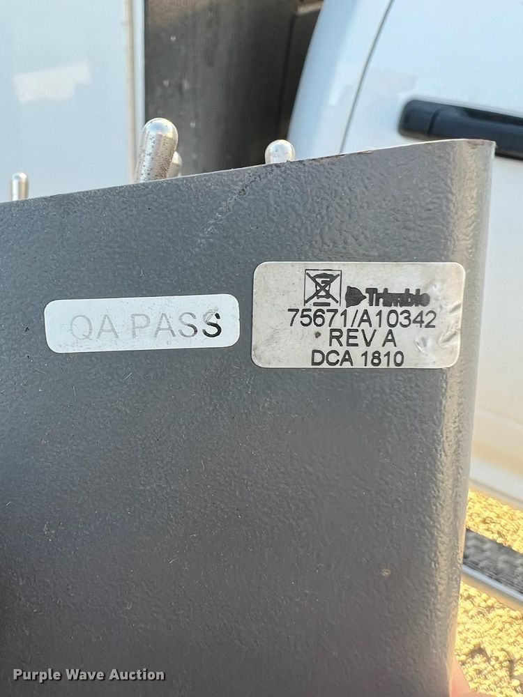 image for item DN3553 2012 Kinze 3800 planter