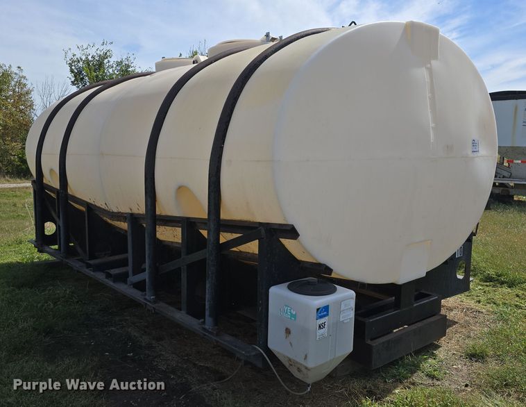 image for item DO5511 Liquid fertilizer truck bed