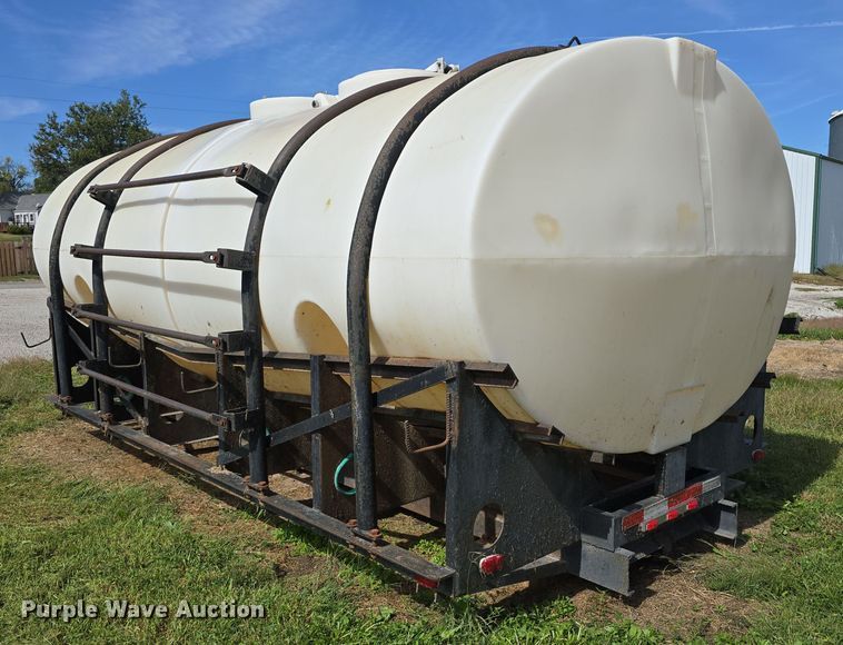 image for item DO5511 Liquid fertilizer truck bed