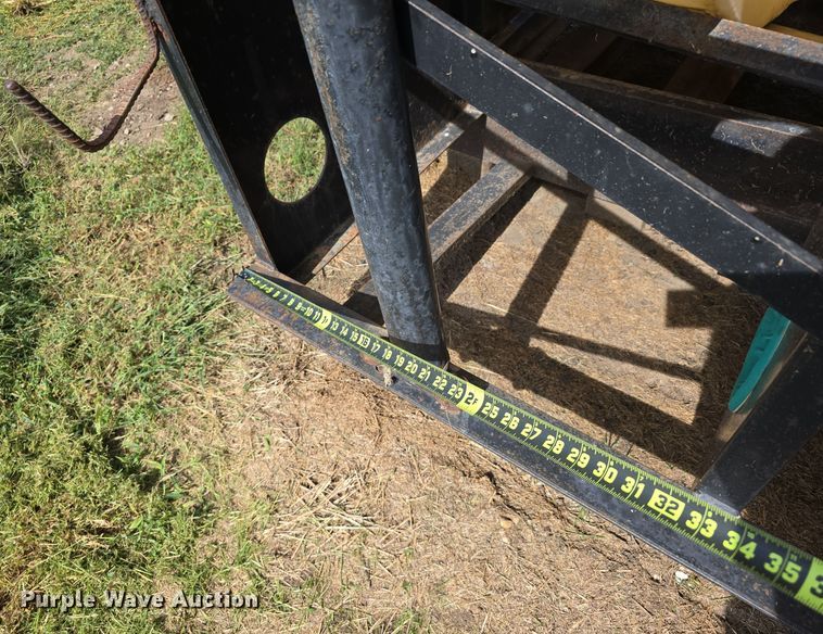 image for item DO5511 Liquid fertilizer truck bed