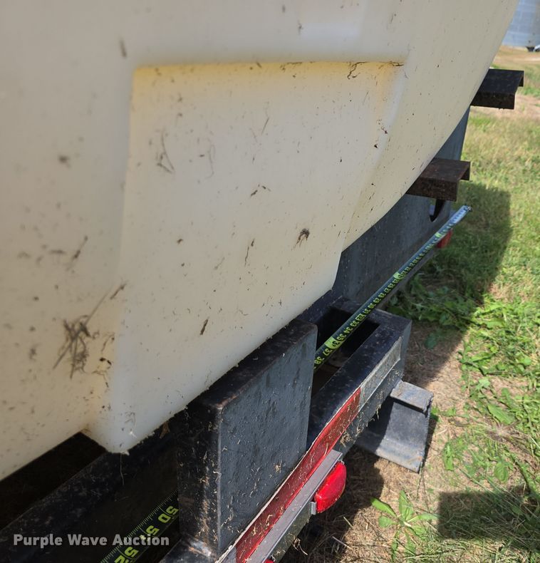 image for item DO5511 Liquid fertilizer truck bed
