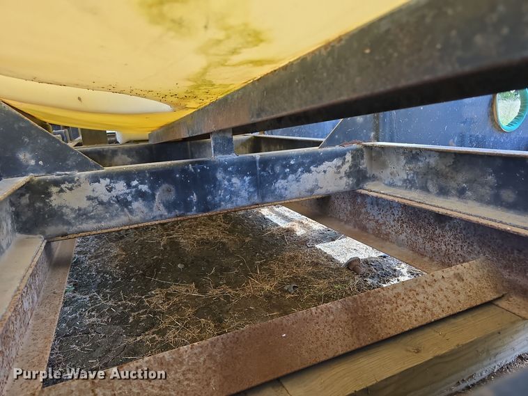 image for item DO5511 Liquid fertilizer truck bed