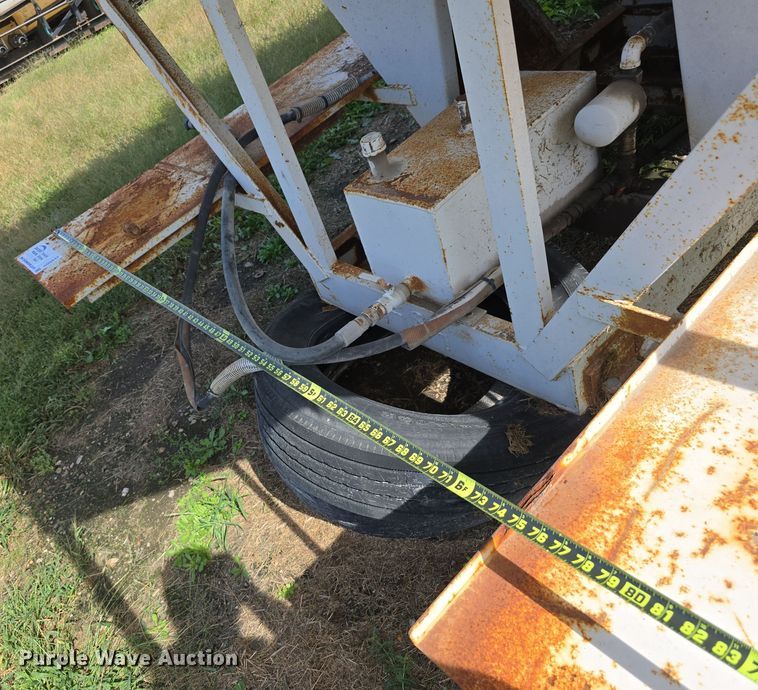 image for item DO5512 Dry fertilizer tender truck bed