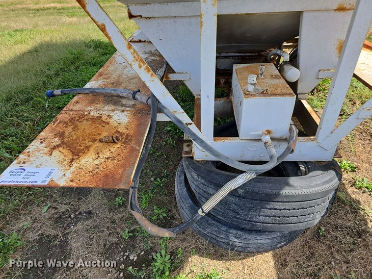 image for item DO5512 Dry fertilizer tender truck bed