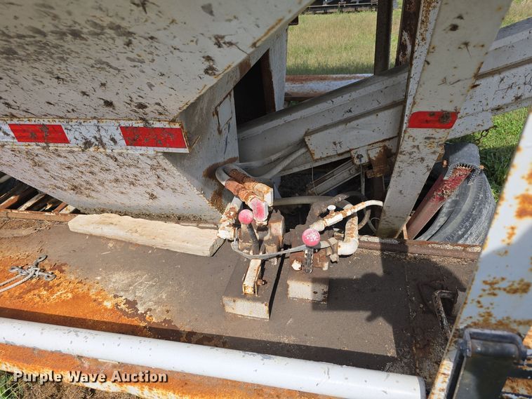 image for item DO5512 Dry fertilizer tender truck bed