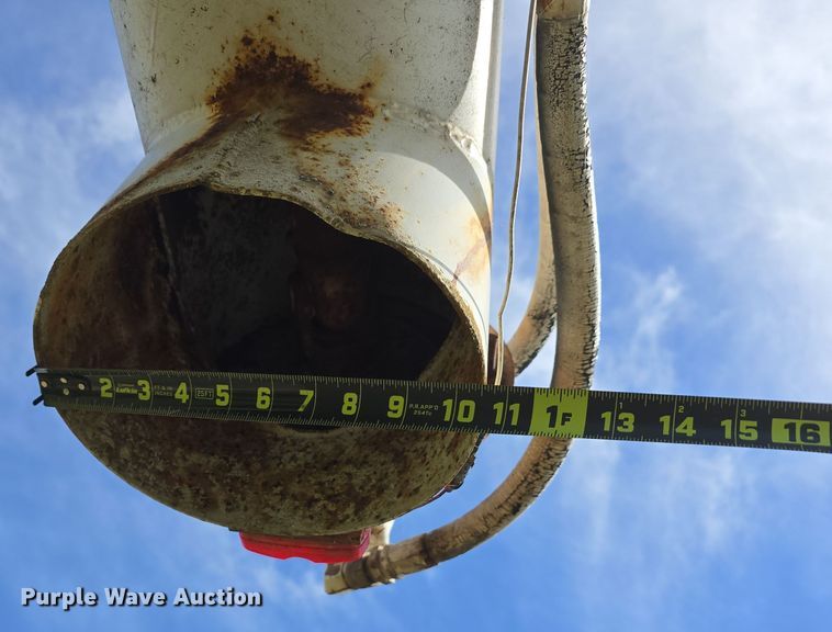 image for item DO5512 Dry fertilizer tender truck bed