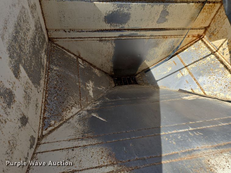 image for item DO5512 Dry fertilizer tender truck bed