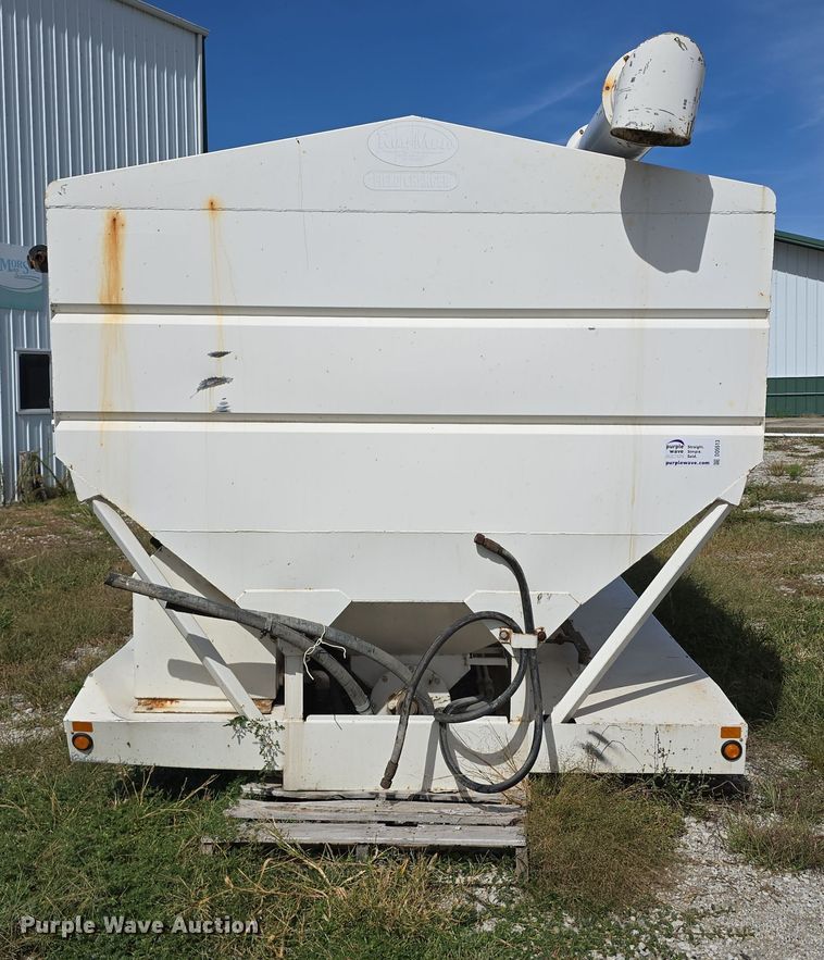 image for item DO5513 Ray-Man 18CH11FB dry fertilizer tender truck bed