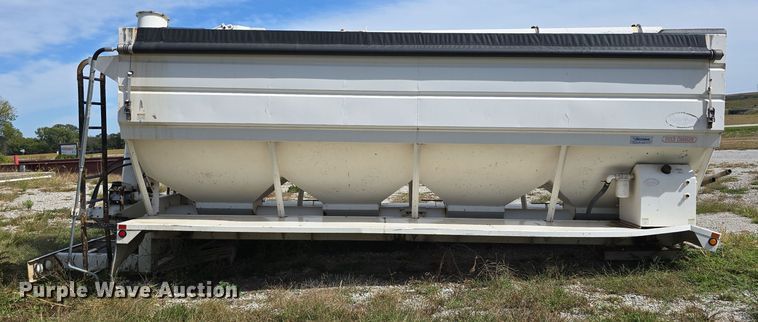 image for item DO5513 Ray-Man 18CH11FB dry fertilizer tender truck bed