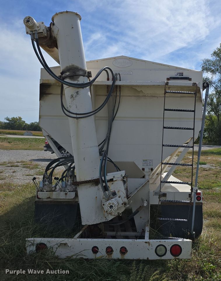 image for item DO5513 Ray-Man 18CH11FB dry fertilizer tender truck bed