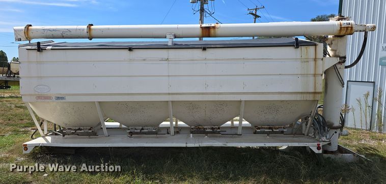 image for item DO5513 Ray-Man 18CH11FB dry fertilizer tender truck bed